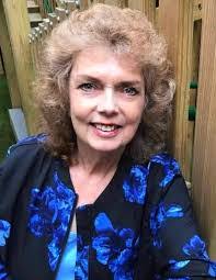 Carolyn Co's Instagram, Twitter & Facebook