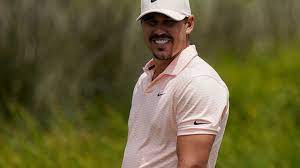 On the final day of the honda classic, he posted a tweet revealing he'd had surgery, putting his masters hopes in doubt. Knee Still Hurting Koepka Can Walk But Not Run At Pga Abc News