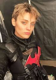 Happy birthday to Wallis Day! : r/BatwomanTV