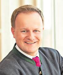 Die Wirtschaftsbeilage aus dem Landkreis Ebersberg Stadt und Landkreis  aktuell Erfolgreich mit Eierlikör Roswitha Spielberger