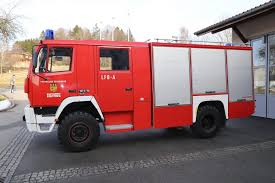 Gebrauchte Feuerwehrfahrzeuge Kaufen Und Verkaufen Grisu Car In 2020 Feuerwehr Fahrzeuge Feuerwehr Feuerwehrwagen