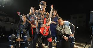 Download lagu rock kapak full album mp3 dan mp4 video dengan kualitas terbaik. Showbiz Rocking On Forever Review
