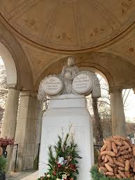Moshammer group automotive design manufaktur 100% made in germany. Moshammer Mausoleum Friedhof Outdooractive Com