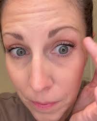 Amazon.com: AmazingCosmetics Line Smoother Primer, Lightweight, Long  Lasting, Hydrates, Smooths, Fills in Pores and Fine Lines, Natural Satin  Finish, Vegan : Beauty & Personal Care