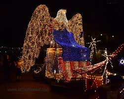 To Honor America Patriotic Float With American Bald Eagle And American Flag Christmas Parade Floats 4th Of July Parade Patriotic Christmas