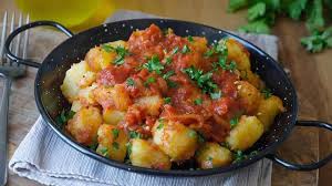 Pommes De Terre A L Espagnole Au Thermomix Recette Thermomix Recettes De Cuisine Recette Pomme Recette Tapas Espagnol