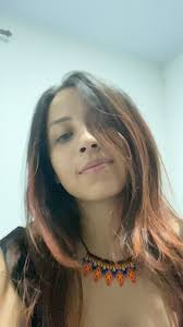 Siempre he amado mis dos facetas… La que le gusta estar súper sencilla y la  modo diva 💁🏻‍♀️ 😂 #makeup #fiesta #colombia