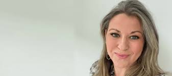 I'm proud to share that my long-time partner Amanda Foley is officially  taking over as CEO @ Kiterocket.