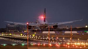 Erste flugbewegungen verzeichnet der heutige flughafen frankfurt am main bereits ab 1909. Flughafen Frankfurt Wegen Gefahr Nichts Geht Mehr Betrieb Eine Stunde Lang Eingestellt Welt