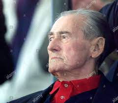 Ted Williams during his last public appearance on February 17, 2002. He  died less than 5 months later on July 5 of that year. : r/lastimages