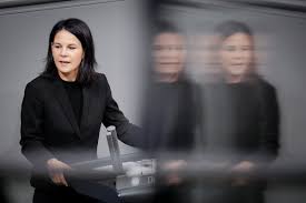 Annalena Baerbock - Gehalt der Außenministerin enthüllt - the price of fame