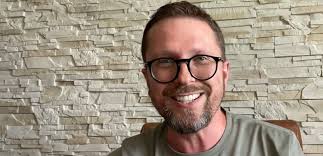 25 марта 1989 года, киев) — украинская журналистка, видеоблогер, супруга анатолия шария. Youtube Sharij Poslednee Video