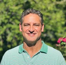 Dr. David Buchalter Crafts a New Synagogue Identity