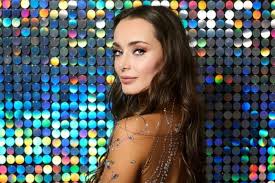 В возрасте 16−17 лет ксения мишина переехала в киев, чтобы исполнить свою мечту — заняться творчеством. Fakty Pro Kseniyu Mishinu Kotorye Vy Mogli Ne Znat 1 1