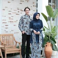 Gamis merupakan salah satu busana muslim untuk wanita hijabers. Baju Batik Couple Simple Currentyear