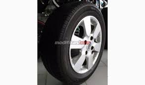 Pada sebuah roda mobil, pada dasarnya terdapat 2 komponen, yaitu ban dan velg. Velg Oem Nissan Livina Ring 15 Inch Pcd 4x114 3 Ban Gt Radial