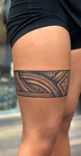 Tatuagem Feminina Tribal Dicas E Inspiracoes Muitas frase e desenhos vazados, incluindo flores, animais e abstratos. coisas da maria