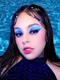 Stray Kids Inspired Makeup Tutorial: Walk