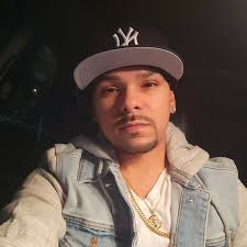 The love has been insane lately! Thank you guys so much ❤️.. For the new  ones here, all my music is