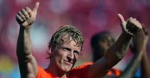 Dirk kuijt heeft een eerste aanbieding om als hoofdtrainer afgewezen. When Dirk Kuyt Ran And Ran And Ran His Way Into Johan Cruyff S Heart Planet Football