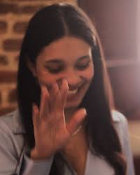 Sarah Toribio es maestra de educación artística y una fiel cantante, la  cual con su voz alaba al Señor. Ella fue mi maestra de educación artística  y recuerdo que para ella no