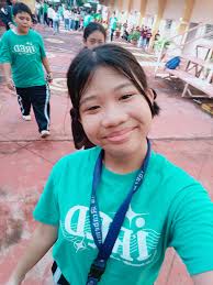 hi girlies, suggest outfit color for mestiza ung mag mumukang maputi