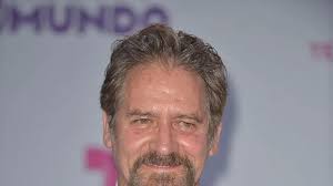 Leonardo Daniel se encuentra estable en casa tras padecer Covid-19 y manda  emotivo mensaje