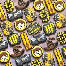 Happy 9th Birthday To Fellow Hufflepuff Charlie Kirkiekookies Hufflepuff Harry Potter Birthday Cake Sugar Cookie Sugar Cookie Designs
