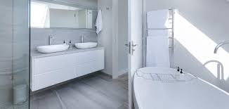 Die haltegriffe von etac sind optisch für ein badezimmer wie geschaffen. Top 5 Badewannenenstiegshilfen Test Ratgeber Einstiegshilfe Badewanne