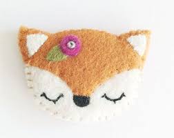 Fox Nieve Broche Broche De Kawaii Zorro Por Littlehappystitches Felt Crafts Felt Ornaments Felt Fox