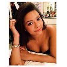 Lucie Wise's Instagram, Twitter & Facebook