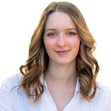 Tracy colours the world… one fence at a time