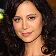 Catherine Bell: Clothes, Outfits, Brands, Style and Looks