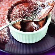 Ramequins Fondants Au Chocolat Recette En 2020 Idee Recette Dessert Alimentation Fondant Au Chocolat Facile