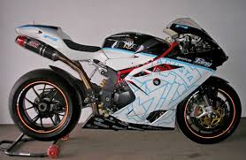 The f4 was created by motorcycle designer massimo tamburini at crc (cagiva research center), following his work on the ducati 916. Mv Agusta F4 Komplettanlage Rp Tuning