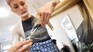 Dezember sind die friseure in deutschland geschlossen. Wirbel Um Friseure Im Lockdown Haareschneiden Zuhause Erlaubt Ein Bundesland Schert Aus Karriere