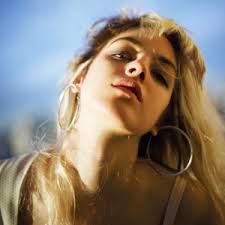 Flor Nieto Blog: Maia Gattas Vargas, diamantes en el patio