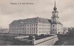 W sierpniu zamek oblegało 3000 piechoty rosyjskiej, 3 sotnie kozackie i kilka armat. Zamek W Rzeszowie Sad Okregowy Pl Sreniawitow Rzeszow Zdjecia