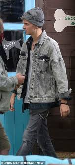 Joe sugg posts first look at acting role in new bbc drama the syndicate. Strictly S Joe Sugg Starts Filming The Syndicate In Leeds Express Digest