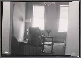 It played host to so many memorable interactions between the main characters, that the apartment itself really faded away. 25 Haunting Photos Of Life Inside New York S Tenements
