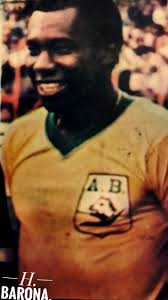 Bueno este delantero.