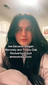 Megan Moroney Pretty Soon