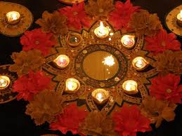 New Trend Of Mehndi Thaal And Dudh Pilai Glass Decoration 2013 Mehndi Decor Pakistani Mehndi Decor Afghan Wedding