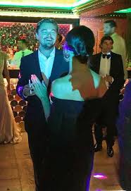 Check out their videos, sign up to chat, and join their community. Leonardo Dicaprio E Flagrado Dancando Com Mulher Desconhecida Em St Tropez Veja Fotos Estrelando