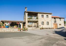 La hermosa villa de suances se caracteriza por sus preciosas playas esta casa rural es otra cosa, es una posada con sabor propio, con caracter personal donde poder disfrutar como en tu propio hogar. Casas Rurales En Suances