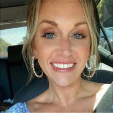 Ruth Esposito's Instagram, Twitter & Facebook