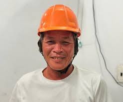 Se elogia a dos héroes que desafiaron los mares tempestuosos para salvar a  la gente de Ly Son.