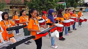 Snare drum berfungsi sebagai penentu dalam ketukan dalam bentuk ritmis. Inilah Perlengkapan Drumband Sd Sekolah Dasar Beserta Fungsinya Jual Drumband Dan Baju Seragam Drumband