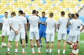 Ексклюзивний шалик «слава україні» uafshop.com/suveniri. Stalo Vidomo Koli Zbirna Ukrayini Z Futbolu Vpershe Zberetsya U 2020 Roci