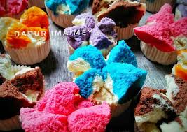 Jun 28, 2021 · kue mentega dengan konsistensi kue bolu ini sedikit kecokelatan dan renyah di luar. Langkah Mudah Untuk Membuat Bolu Kukus Ketawa Ngakak Simpel Bisa Manjain Lidah Resep Kue Com